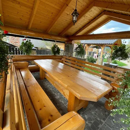 відпочинок у саманюків Lodge Mykulychyn