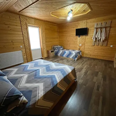 відпочинок у саманюків Lodge Mykulychyn