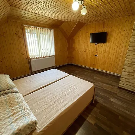 Lodge відпочинок у саманюків Mykulychyn